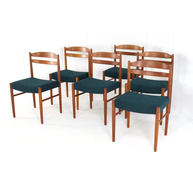 Comfortable and sleekly designed set of very nice quality, Mid century design based on Scandinavian design language!...