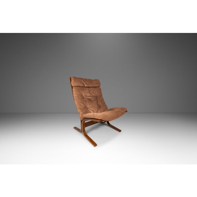 Mid-Century Scandinavian Modern High Back Siesta Lounge Chair & Ottoman Attributed to Igmar Relling for Westnofa, Norway, C. 1970's For Sale - Image 4 of 18