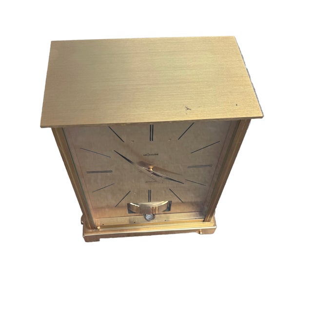 Vintage Jaeger LeCoultre Atmos Desk Clock Embassy VII Known for its unparalleled craftsmanship, the Atmos clock is powered...