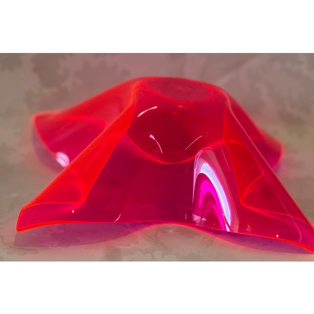 1960s Retro Mid-Century Modern Neon Pink Acrylic / Lucite Pillar Candleholder For Sale In Salt Lake City - Image 6 of 9