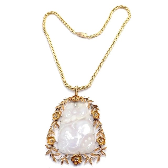 A magnificent example of Buccellati’s renowned Italian craftsmanship, this authentic vintage pendant necklace is...