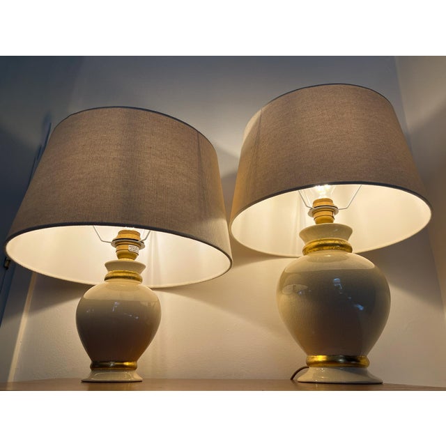 Vintage French Table Lamps in Ivory / Gold Crackled Ceramic from Maison Le Dauphin, 1970s, Set of 2 For Sale - Image 4 of 13