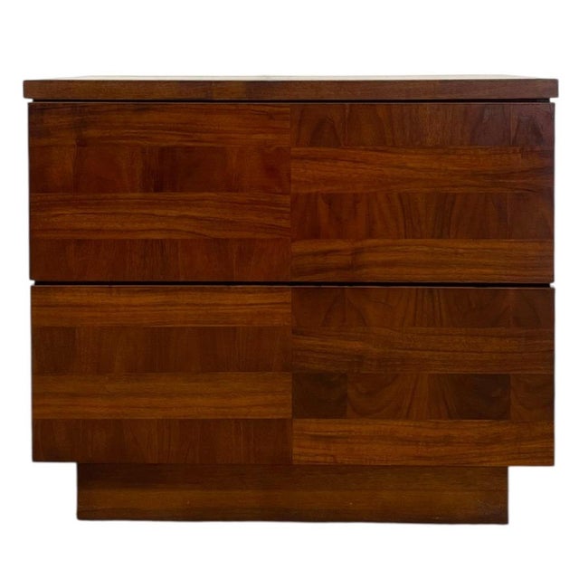Vintage Mid-Century Modern Two-Drawer Nightstand With Book-Matched Wood Grain. For Sale - Image 10 of 10
