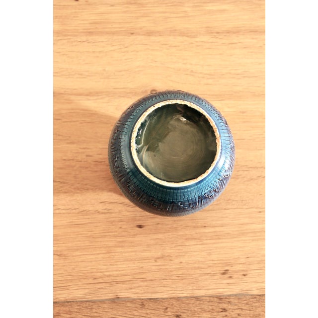 Bitossi Rimini Blue Ceramic Vase attributed to Aldo Londi for Bitossi, Italy, 1960s For Sale - Image 4 of 9