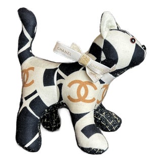 Chanel CC Monogram Vintage Silk & Cashmere Scarf Charming Kitten For Sale