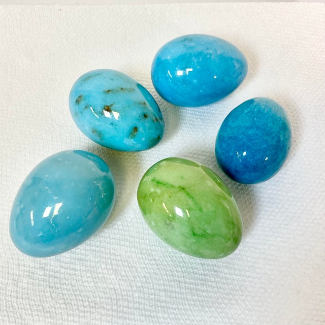 Vintage Italian Hollywood Regency Large Polished Alabaster-Marble Eggs - Set of 5. For Sale - Image 4 of 12