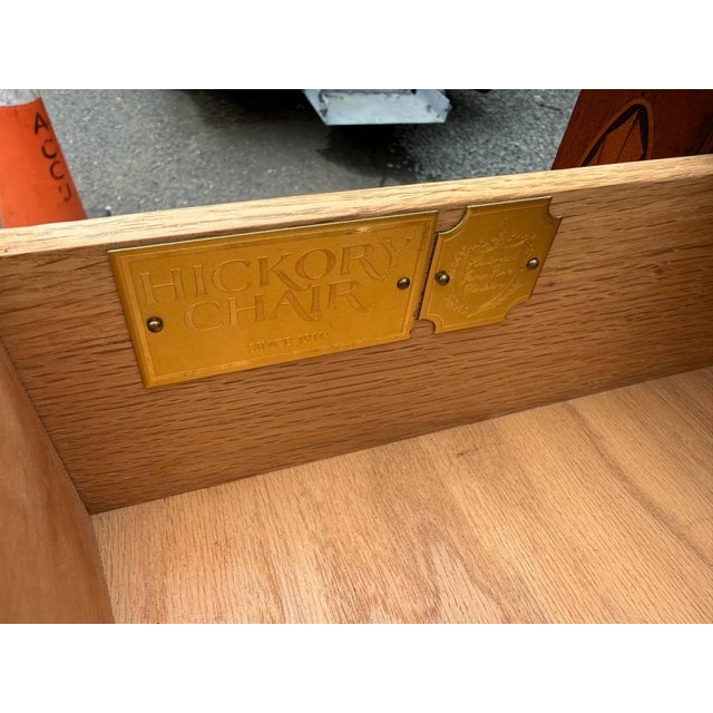 Late 20th Century Hickory Chair Mahogany Satinwood Inlaid Serpentine Front Sideboard. For Sale - Image 11 of 17