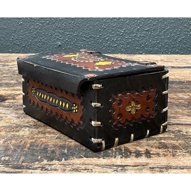 Mid 20th Century Vintage Handcrafted Leather Trinket Box For Sale - Image 5 of 12