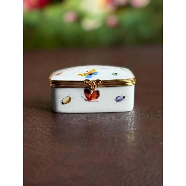 Ceramic 1970s Tiffany & Co. Le Tallec Private Stock French Limoges Vintage Porcelain Jewelry/ Trinket Box, Hand Painted Butterflies and Bugs Decoration For Sale - Image 7 of 10