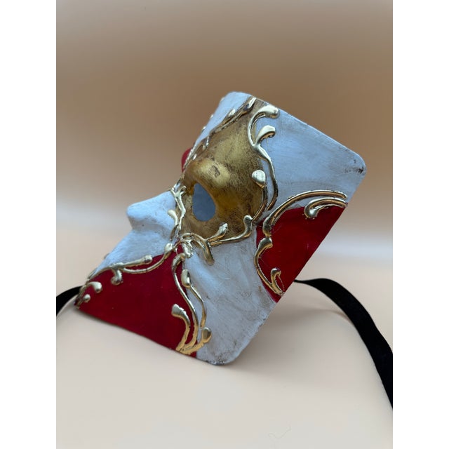 Pair of Handmade Venetian Papier-Mâché Masquerade Masks – Italian For Sale - Image 4 of 12