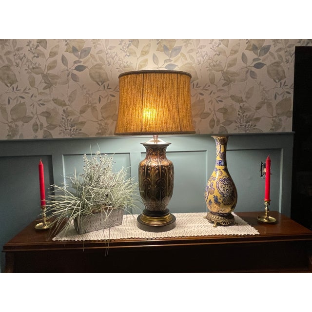 Up for sale is a stunning, high-end statement table lamp by the renowned designer Frederick Cooper (Chicago). This heavy...