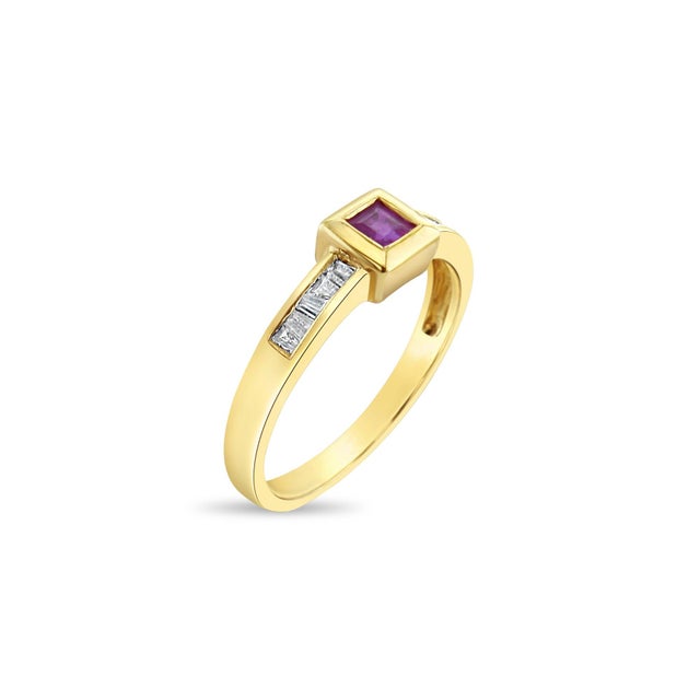Contemporary Ruby & Diamond Vintage Style Ring 14k Yellow Gold, Size 7 For Sale - Image 3 of 3