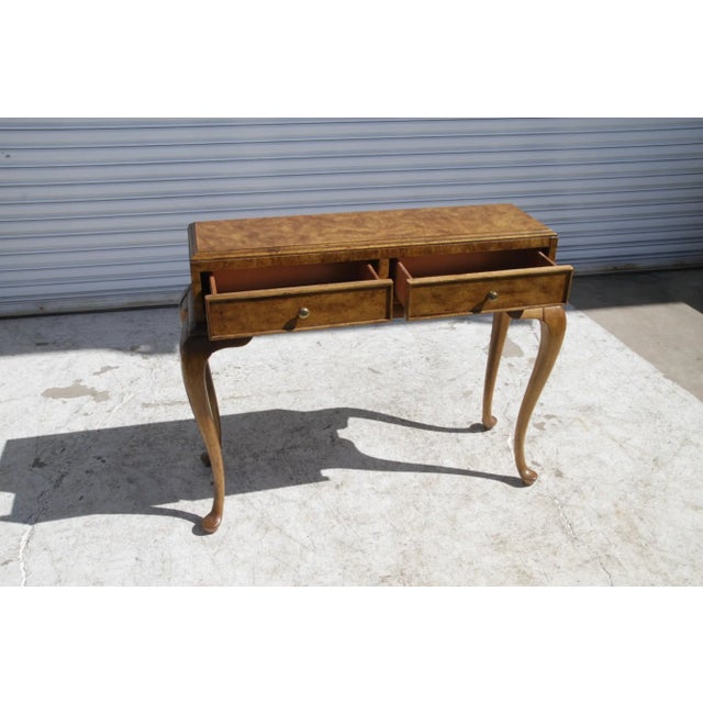 1970s American of Martinsville 2 Drawer Burl Queen Anne Style Writing Table For Sale - Image 9 of 13