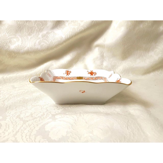 Herend Hungary Chinese Bouquet Rust 7 Inch Square Bowl Apponyi Orange 1188 Hand Painted 1970s Porcelain Fruit Dish For Sale In Savannah - Image 6 of 12