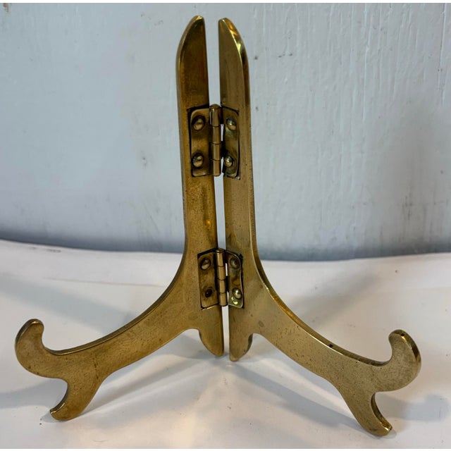 Nice vintage solid brass petite table easel. Great for those miniature paintings!
