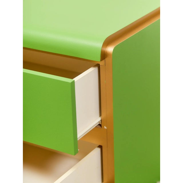 Mid-Century Modern Low Profile 1970’s Kelly Green and Brass Nightstands For Sale - Image 3 of 8