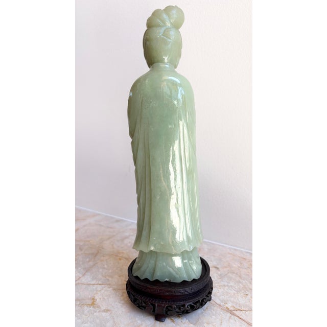 1900 - 1909 Antique Chinese Qing Dynasty Nephrite Jade Guanyin Kwan Yin Figurine W/ Stand For Sale - Image 5 of 12