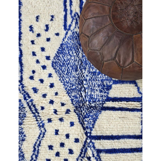 Mid-Century Modern Moroccan Berber Rug - 6.2 X 4.2 Ft For Sale - Image 3 of 8