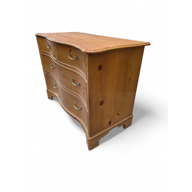 Baker Furniture Georgian Style Serpentine Pine Chest of Drawers – 4 Drawer Elegant Baker Furniture serpentine chest in...