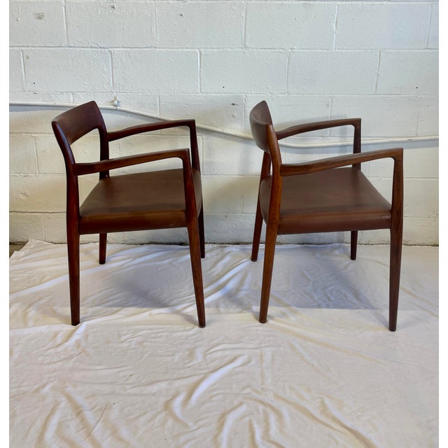1960s In Style of Neil’s Otto Moller Model 57 by j.l. Mollers Mobelfabrik Chair Pair For Sale In San Antonio - Image 6 of 11