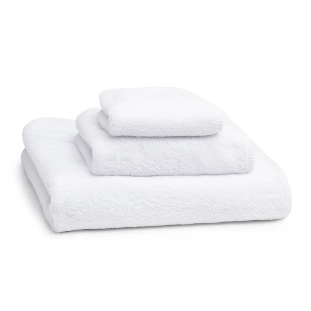 Our Prestige Garment Washed Towels represent the pinnacle of refined comfort. Constructed from 100% extra long staple...