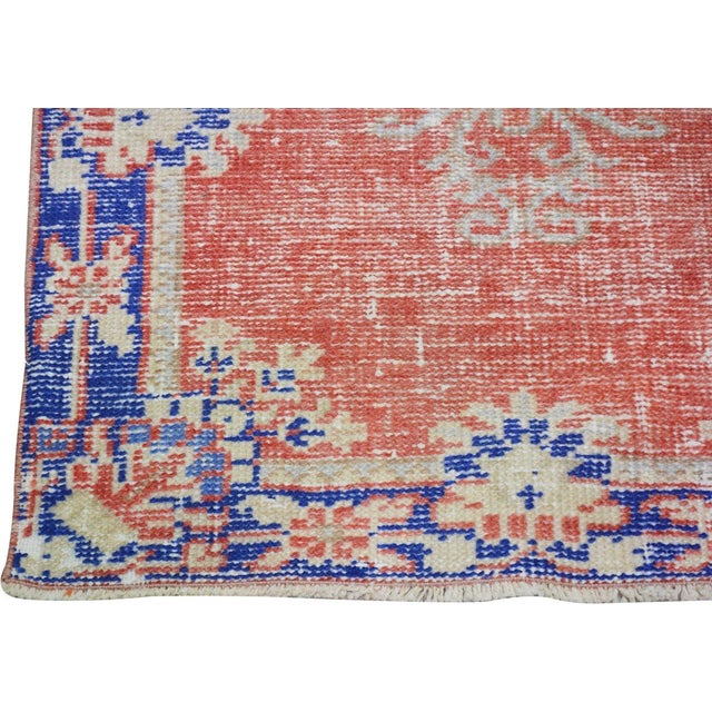 Vintage Turkish Anatolian Knotted Wool Rug, 2'5''x4'5'' For Sale - Image 4 of 4