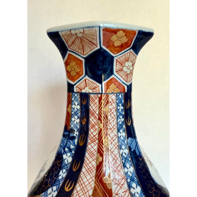 Early 20th Century Antique Japanese Imari Porcelain Hexagonal Baluster Vase For Sale - Image 5 of 12