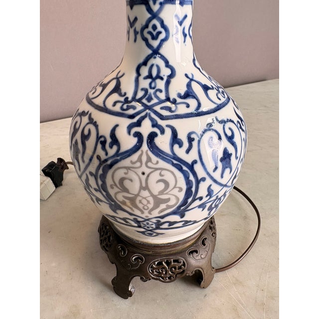 Metal Late 19th Century Blue and White Chinese Porcelain & Brass Table Lamp For Sale - Image 7 of 9