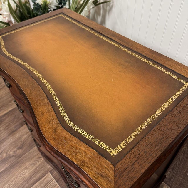 Vintage Mahogany Serpentine Chest W/ Leather Top For Sale - Image 4 of 10