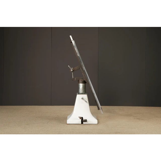 Industrial Shor-Line Hydraulic Lift Operating Table, Usa, C. 1958 For Sale - Image 4 of 16