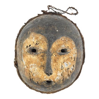Early 20th Century Lengola Fetish Mask For Sale