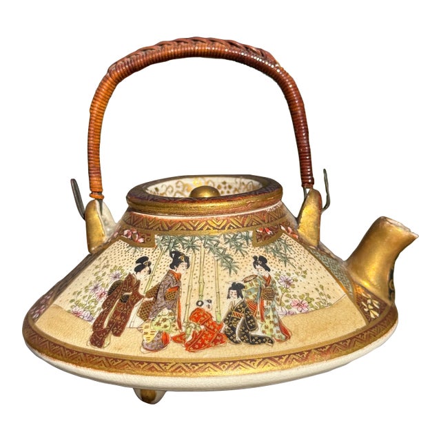 Antique Meiji Period Japanese Satsuma Tea Pot Japan, 19th Century a True Asian Beauty For Sale