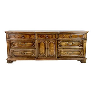 1968 Mid-Century Traditional Thomasville 7-Drawer Plus Dresser With Burl Wood Accents For Sale