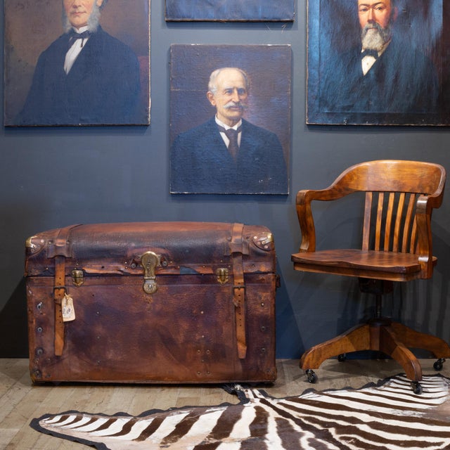 ABOUT A late-Victorian luxury leather-clad luggage travel trunk features a classic rain-shedding dome top. Secured with...