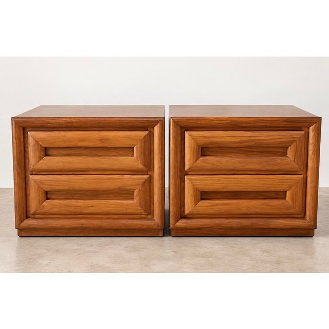 Bassett A Pair of Vintage Bassett Sculptural Oak Nightstands With Architectural Drawer Fronts For Sale - Image 4 of 11