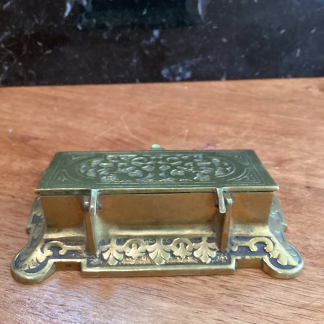Chinese Early 20th Century Vintage Asian Style Chinese Cast Brass Stamp Box For Sale - Image 3 of 13