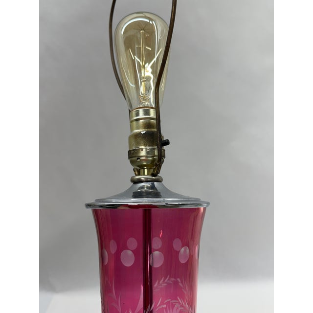 Mid-Century Modern Vintage Cranberry Cut-to-Clear Glass Table Lamp on Marble Base For Sale - Image 3 of 10
