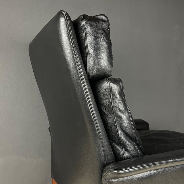 Wood Set of Lounge Chair & Ottoman Mod. 500 attributed to Hans Olsen for Vatne Møbler, Denmark, 1960s For Sale - Image 7 of 14