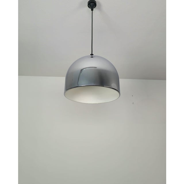 Chromed metal pendant lamp, 1970s Intact and in good condition. E27 bulb. Diameter: 37 cm Height to ceiling: 85 cm (30 cm...