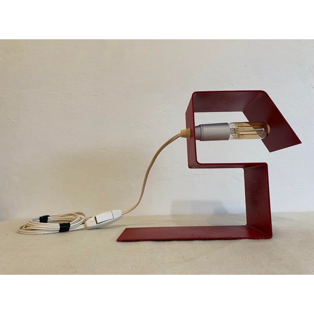 Vintage Geometric Red Metal Table Lamp, 1970s For Sale - Image 4 of 15