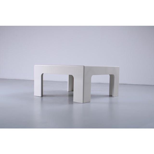 Mid-Century Modern Space Age White Square Coffee Table from Artifort, 1970s For Sale - Image 3 of 13