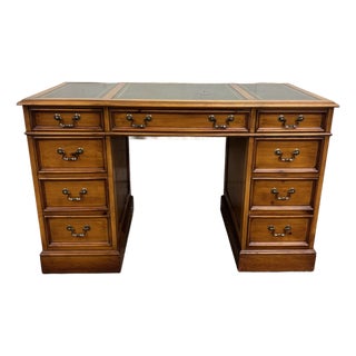 Vintage Sligh Lowry Furniture Green Leather Top Executive Desk For Sale