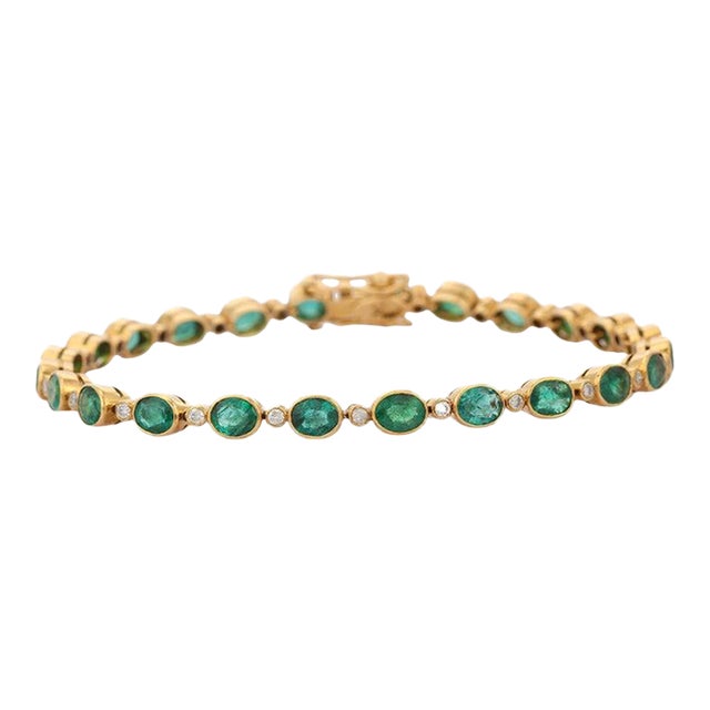 18k Yellow Gold 13.5cts Emerald and Diamond Tennis Bracelet For Sale
