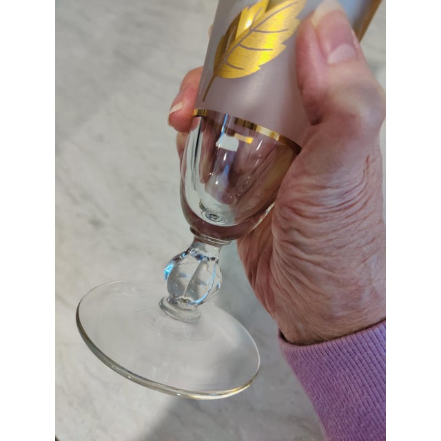 Libbey Glass Co. Mid-Century Modern Libbey "Golden Foliage" Frosted Pilsner Glasses - Set of 8 For Sale - Image 4 of 5