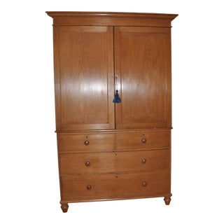 19th Century English Traditional Linen Press For Sale