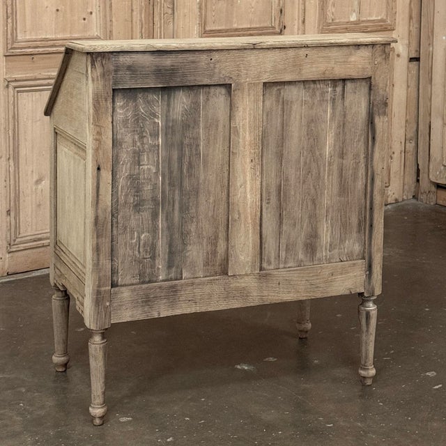 18th Century French Louis XVI Secretary Desk in Stripped Oak For Sale - Image 18 of 18