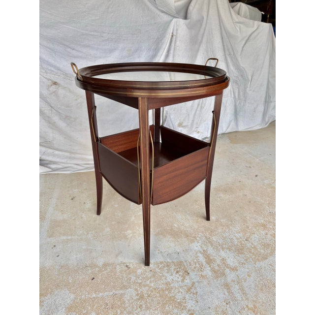 French Early 20th Century French Walnut and Brass Inlay Tea Table For Sale - Image 3 of 13