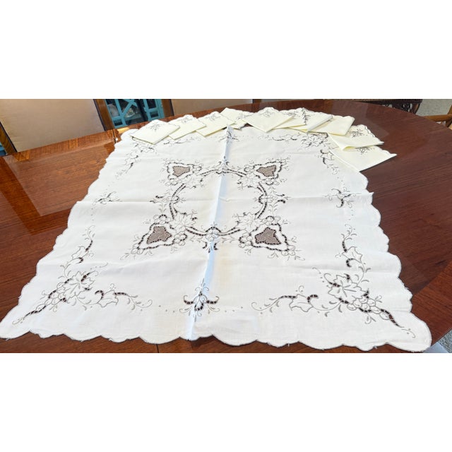 Art Deco Linen Tablecloth 32" X 33" , 10 Napkins C1930 Cream With Gray Trim Pristine For Sale - Image 11 of 18