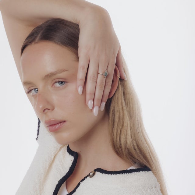 Victorian 1900-1909 Victorian Emerald Diamond 18k Yellow Gold Ring, Size 8.25 For Sale - Image 3 of 7