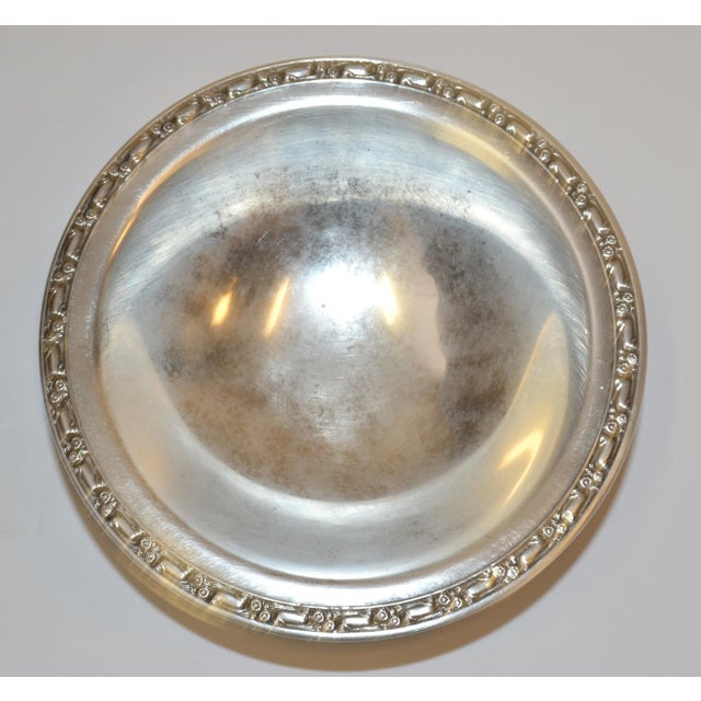 1950s Victorian Oneida Silver Plated Footed Serving Bowl 2 Community Plate Spoons, Usa- 3 Pieces For Sale - Image 9 of 13